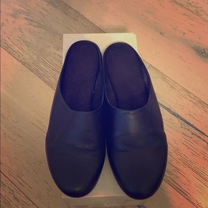 Black super comfy mules